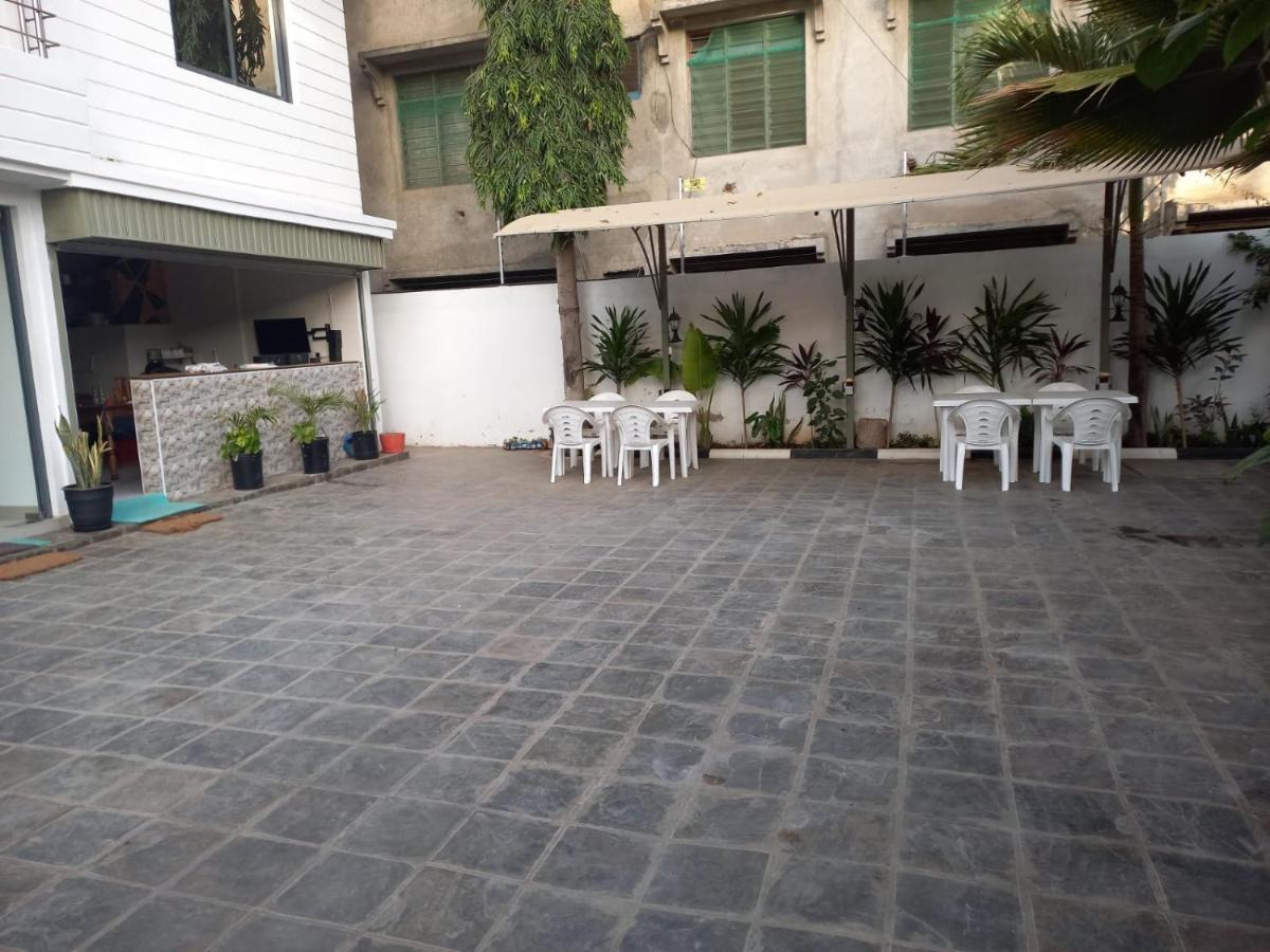 6 Park Retreat Hotel Mombasa Exterior photo