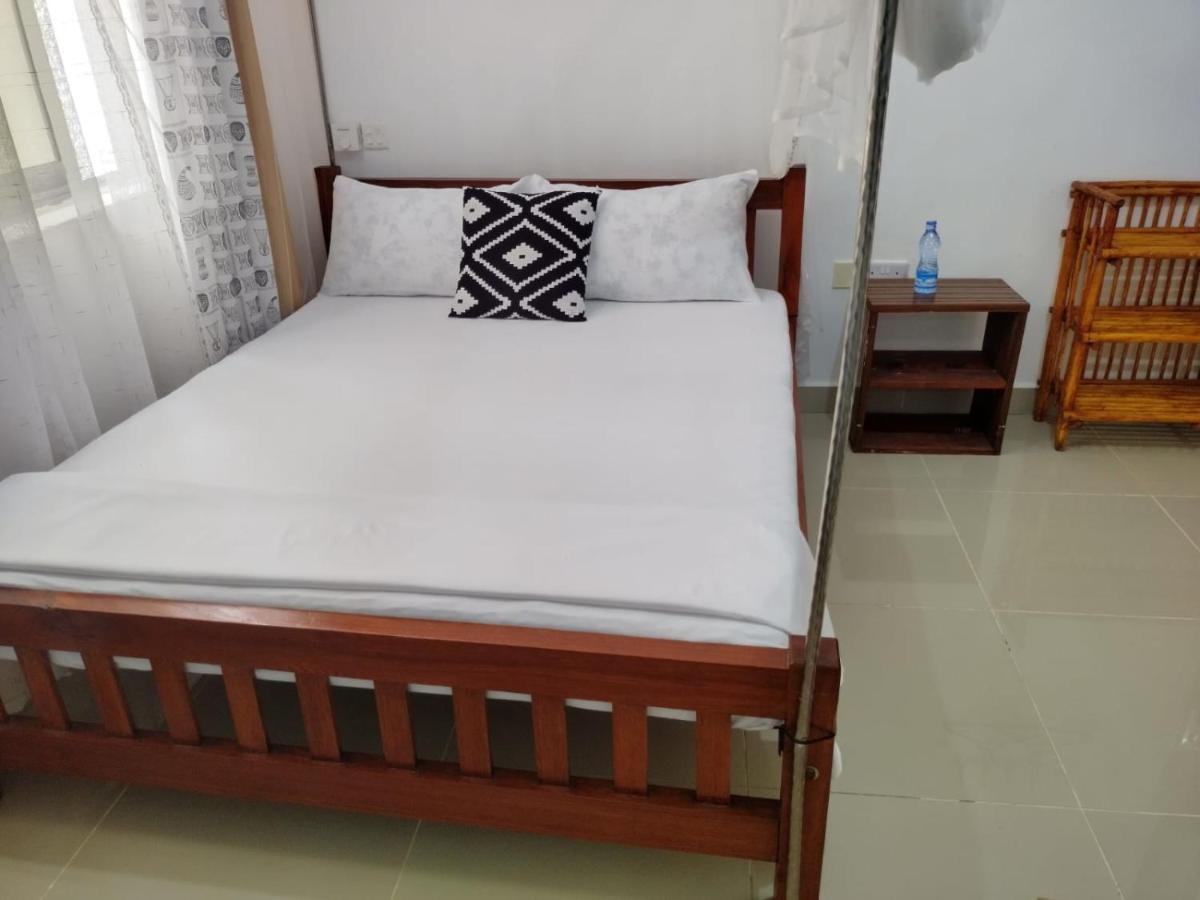 6 Park Retreat Hotel Mombasa Exterior photo