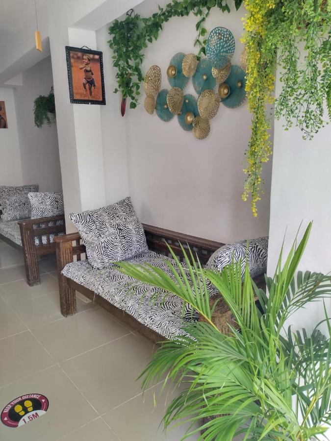 6 Park Retreat Hotel Mombasa Exterior photo