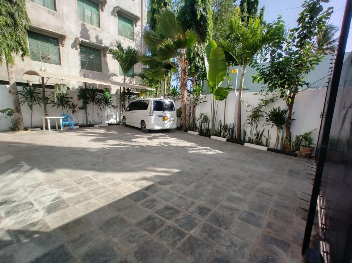 6 Park Retreat Hotel Mombasa Exterior photo