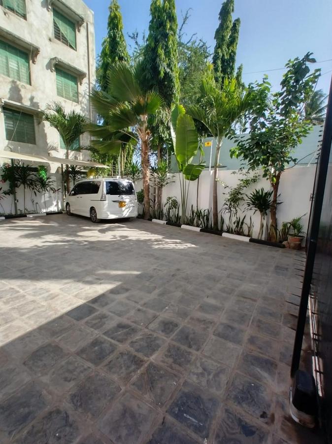 6 Park Retreat Hotel Mombasa Exterior photo